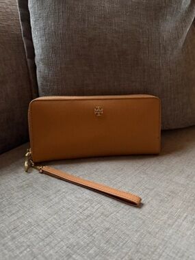 Tory Burch Caramel Leather Zip Wallet Wristlet